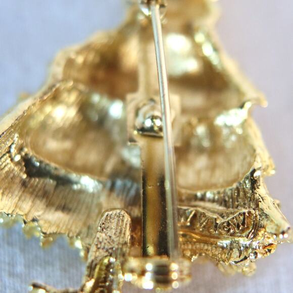 Christmas Tree Brooch Gold Tone Pines Red And Green Painted Lights - Picture 6 of 7